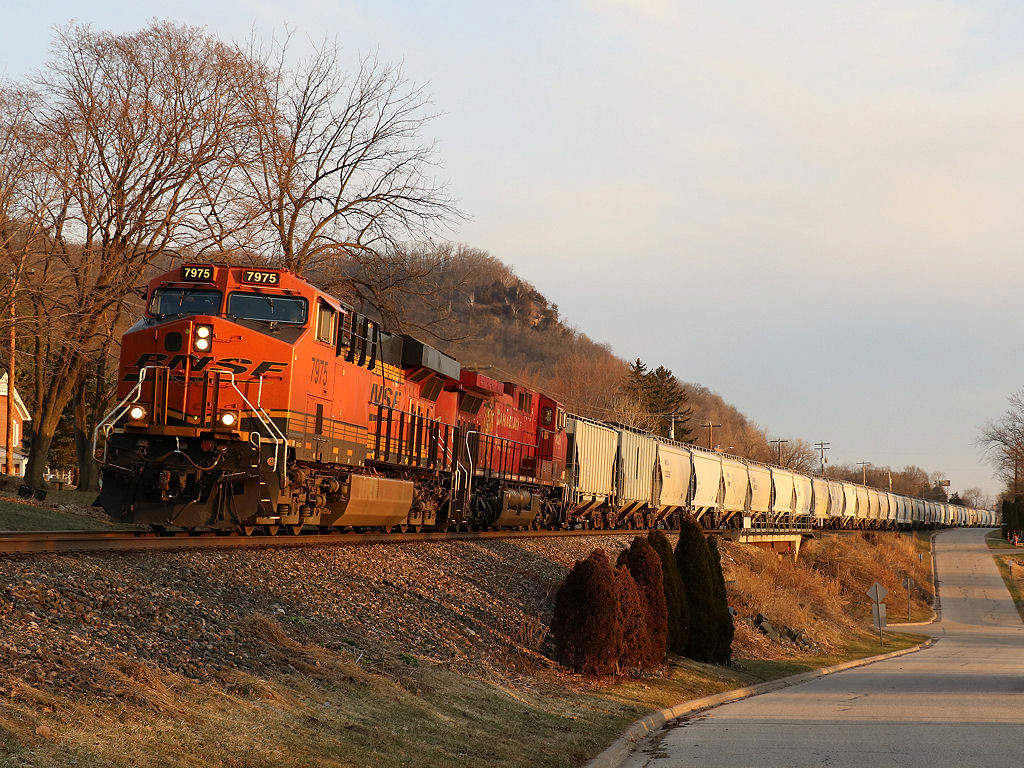 BNSF 7975